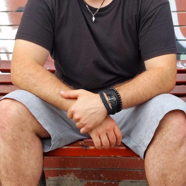 kozhna_alka_bm_supreme_crna_mashki_aksesoari_rodendenski_podarok_za_rodenden_street_vibe_model_01 kozhna_alka_bm_supreme_crna_mashki_aksesoari_rodendenski_podarok_za_rodenden_street_vibe_model_01